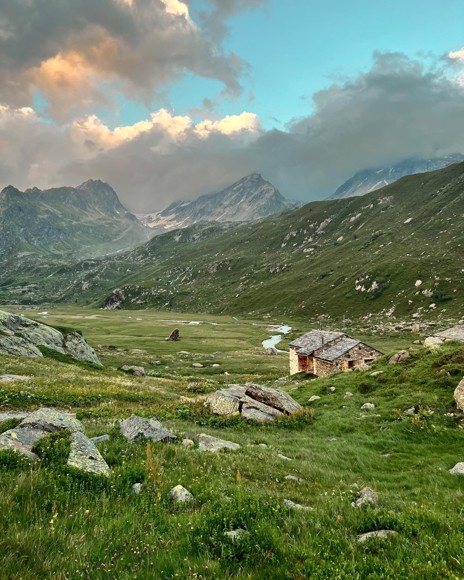 The exterior of Refuge les Mollettes